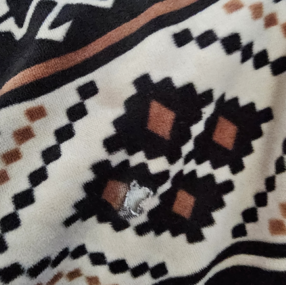 Large NO BOUNDARIES multi color pattern for fall and winter - Picture 4 of 6